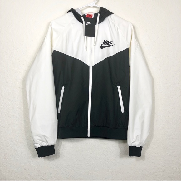 • NIKE Women’s Windrunner Windbreaker Jacket NWT - Picture 3 of 6